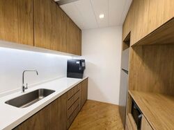 Gateway East (D7), Office #600642911